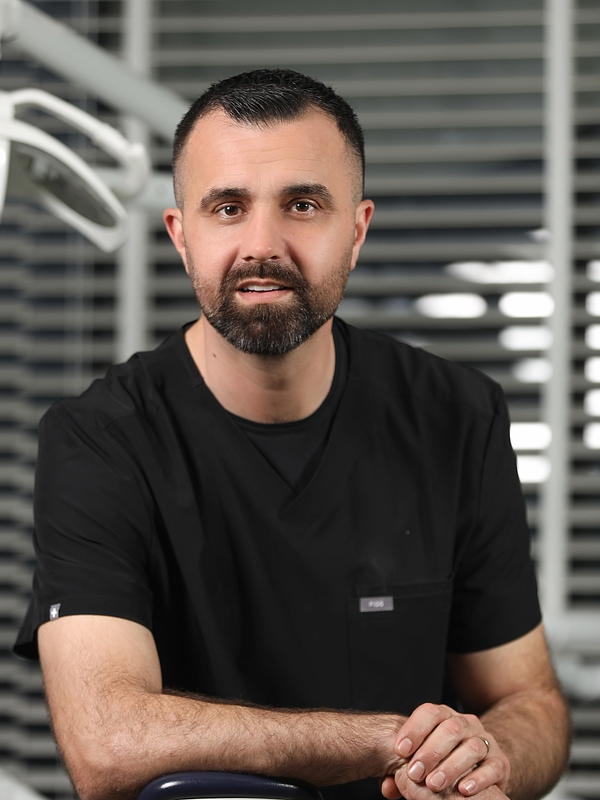 Dr. Ridvan Asani